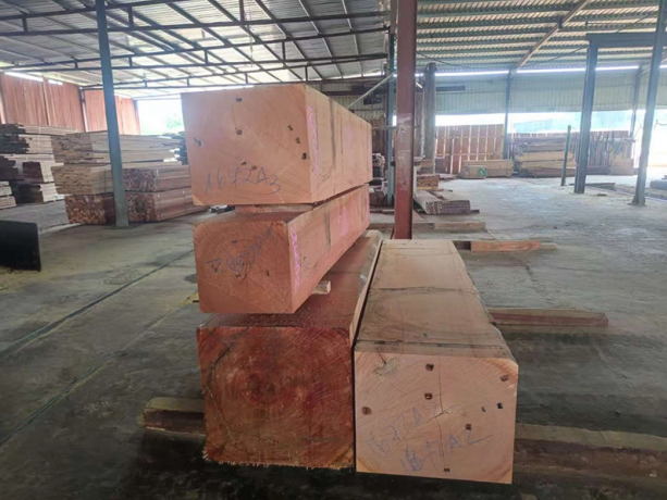 Sipo Wood: The Complete Guide to Properties, Applications, and Comparisons