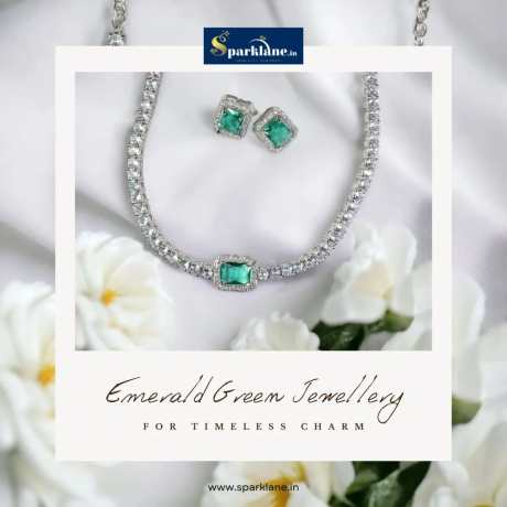 How to maintain your Emerald Green jewellery sparkle?