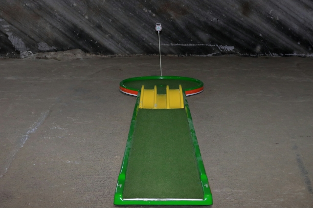 Improve Your Swing with Golf Simulator Practice at Home