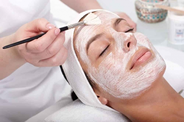 Why More People Are Turning to Top Skincare Specialists for Lasting Results: