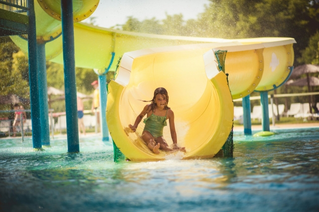 Marketing Tips to Appeal to People Looking for Themed Water Slides