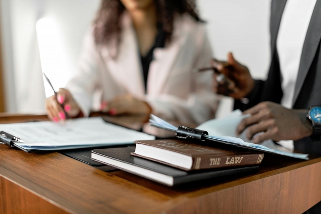 Why Businesses Rely on the Best Maritime Lawyers for Global Trade Legalities