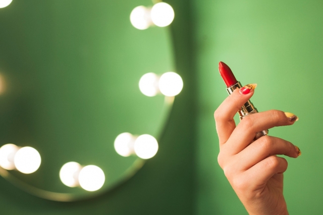Best Lipsticks for Diwali: Shades That Steal the Spotlight