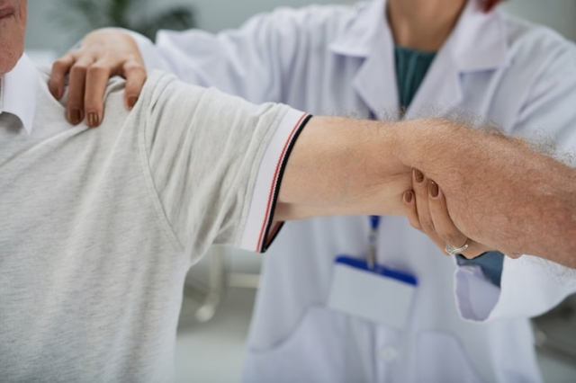 What to Expect Before and After Shoulder Surgery
