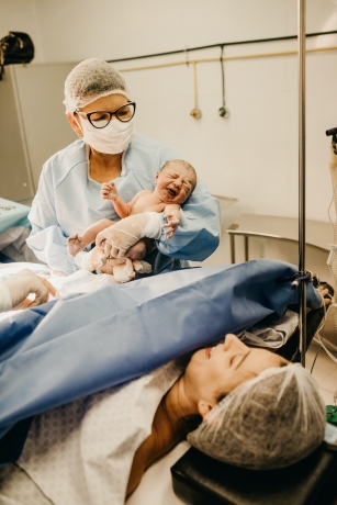 In the Labor Room: A Look at Normal and Surgical Delivery Options