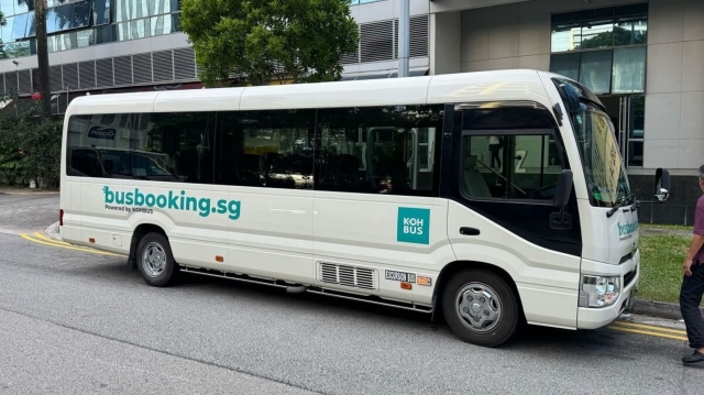 Why Savvy Travellers Choose a 23-Seater Minibus in Singapore for Stress-Free Trips
