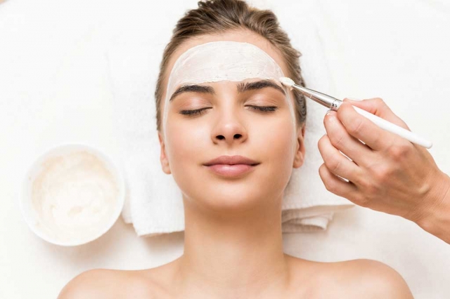 How Can Chemical Peeling Enhance Your Natural Glow Instantly?: