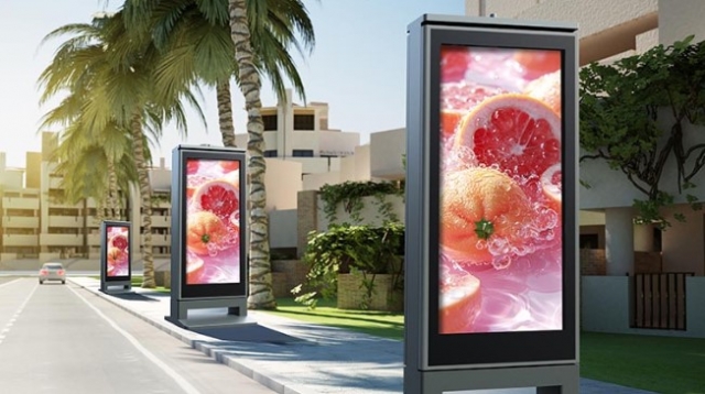 Key Features to Consider When Buying an LED Poster: Pixel Pitch, Brightness & More