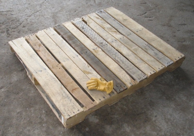 What is a 4 way pallet？