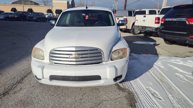 How an AWD Car Boosts Your Confidence on Slippery Streets and Open Highways?