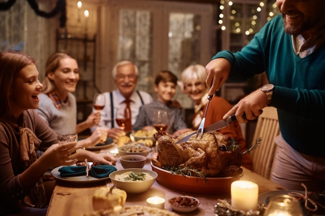 Why Holiday Traditions Stay Strong Even When Budgets Feel Tight