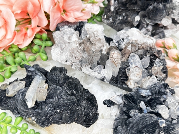 Crystal Bracelets: Unveiling the Beauty and Energy of Quartz Crystal and Green Aventurine