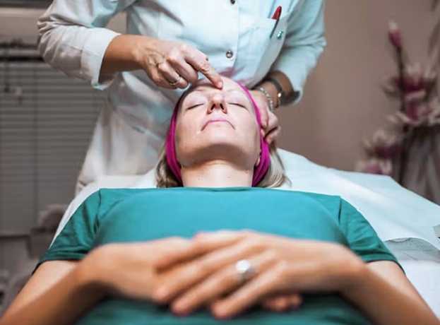 What Kinds of Procedures and Services are Often Provided at an Aesthetic Clinic