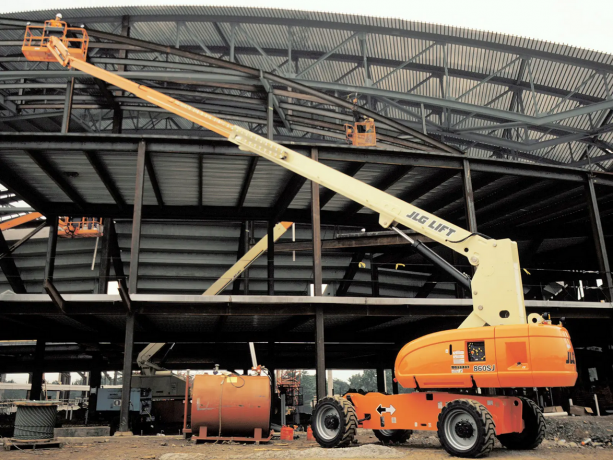 The Sky's the Limit with the JLG 860 SJ: Features and Benefits