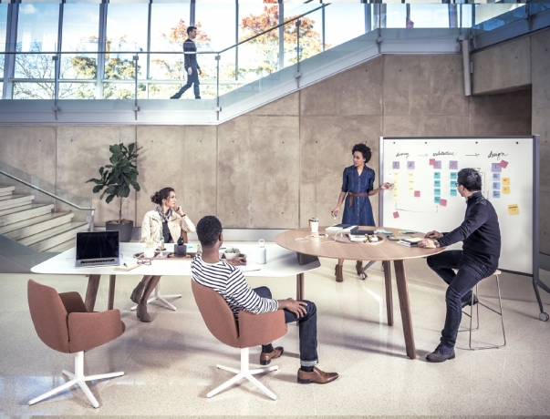 Hybrid Workplaces Redefined: Fostering Culture and Innovation