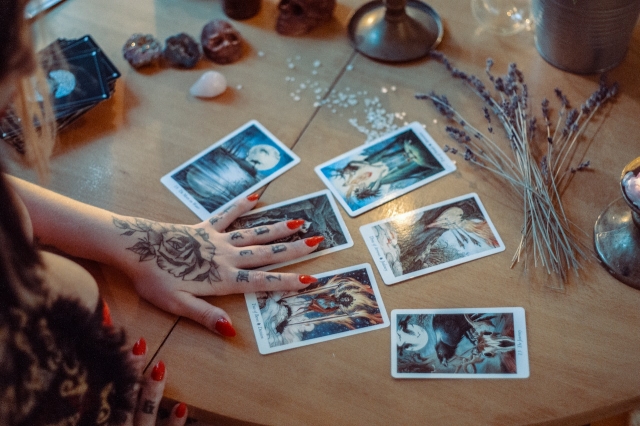 Learn To Recognize Fake Psychics with The Best Psychic Medium in Markham