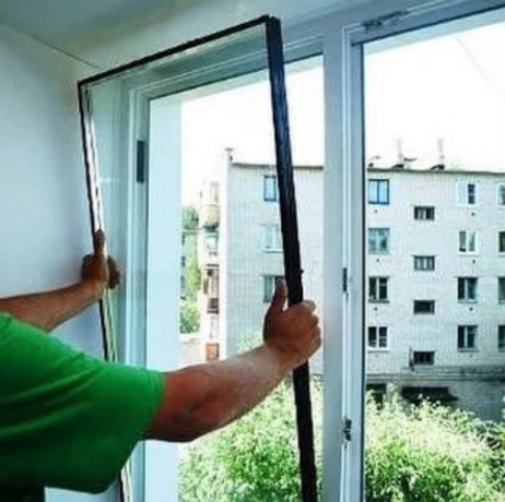 The Benefits of Choosing Local Glass Replacement Services