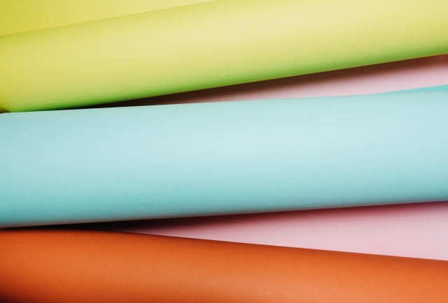 What’s the Difference Between Heat Transfer Vinyl and Self-Adhesive Vinyl Sheet?