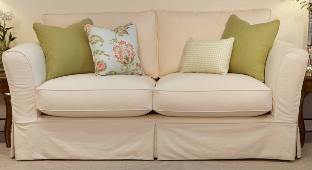 Custom Sofas vs Ready Made