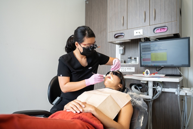 Finding the Right Midtown Emergency Dentist When Dental Crises Strike