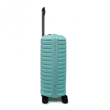 Selecting the Ideal Camera Gear Suitcase for Travel Photography: