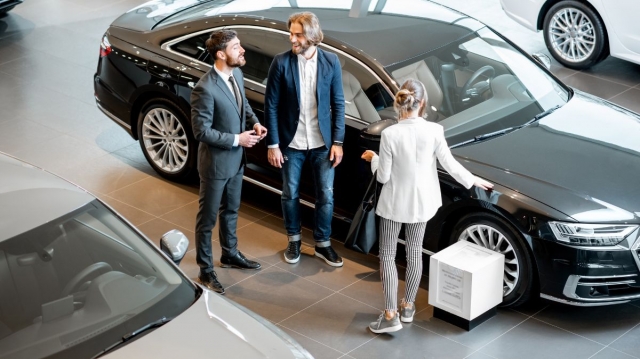 What's the safest way to accept payment for my selling car?