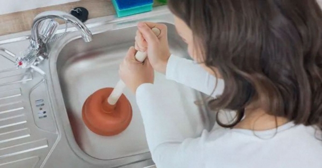 Common Sink Drain Issues and How to Unclog Them