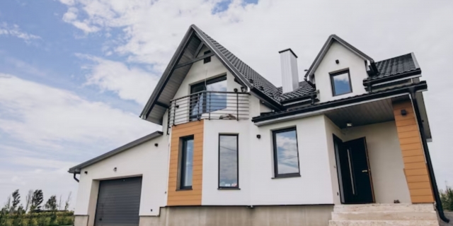 Navigating Legal and Financial Aspects of Selling A House