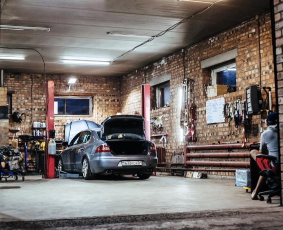 Understanding the Difference Between Garage Insurance and General Liability