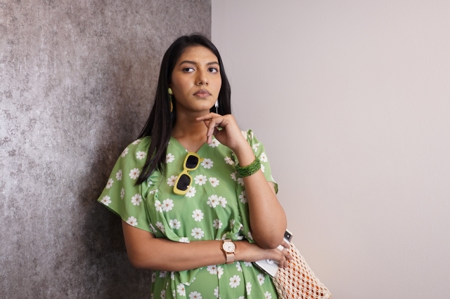 Blossom in Style: Embracing Elegance with Short-Sleeve Floral Dresses 