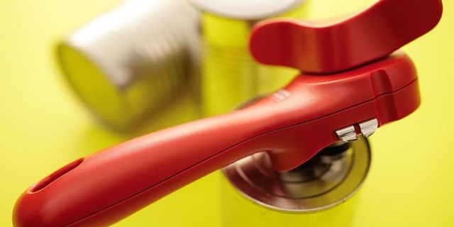 How to Use a Makeshift Can Opener