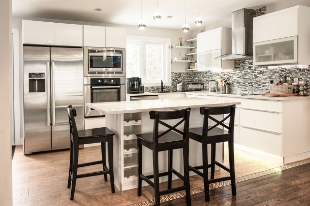 Choosing the Perfect Tiles: A Comprehensive Guide for Your Kitchen Renovation