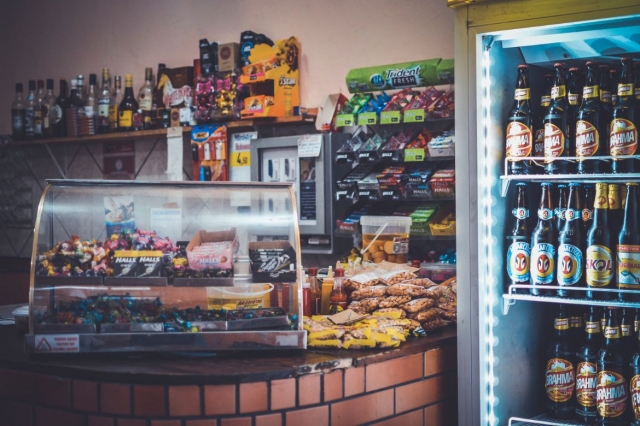 Elevate Your Business with Energy-Efficient Display Fridges: A Guide to Choosing the Right Fit