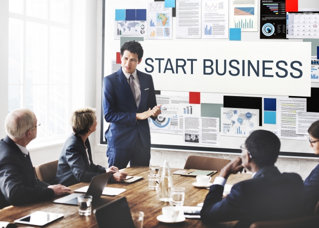 How to Choose the Right Pitch Deck Design Service for Your Startup