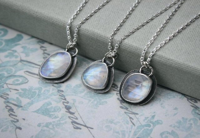 Distinctive and Intimate Valentine’s Day Jewelry Selections