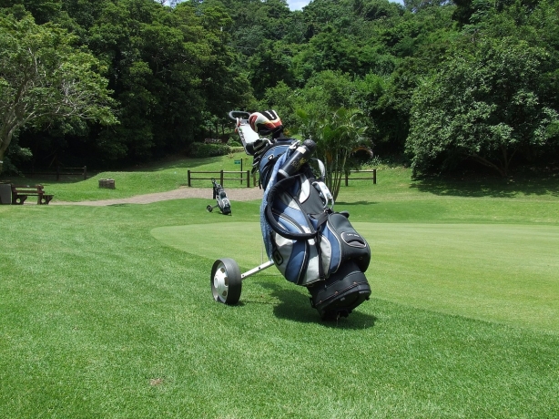 Organize Your Golf Gear in Style: Discover the Latest Trends in Golf Bag Designs