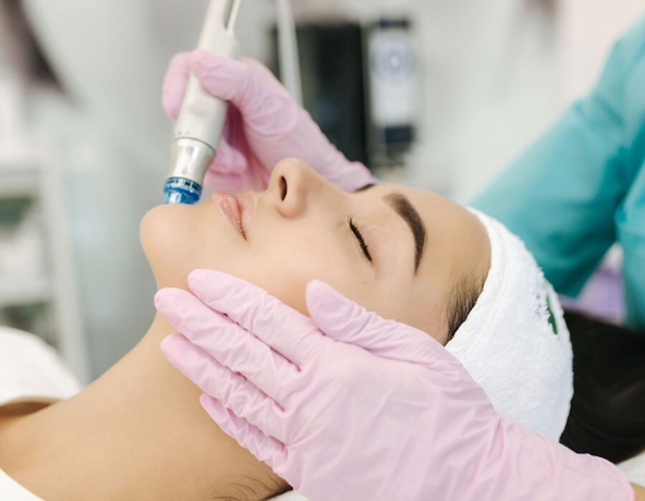 The Booming Landscape of Aesthetic Cosmetic Lasers: Market Size, Stats, and Growth Projections
