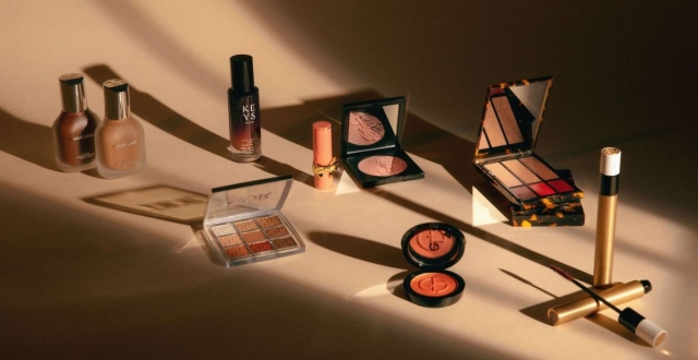 Top 10 Must Have Makeup Products For Beginners