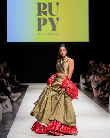EMBRACE ELEGANCE WITH THE NEW UMBI COLLECTION: MEHENDI GREEN CIRCLE SKIRTS AND LUXURY DESIGNER CLOTHING FOR WOMEN