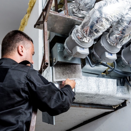 DIY vs. Professional Duct Cleaning: What's the Best Choice for Cranbourne Residents?