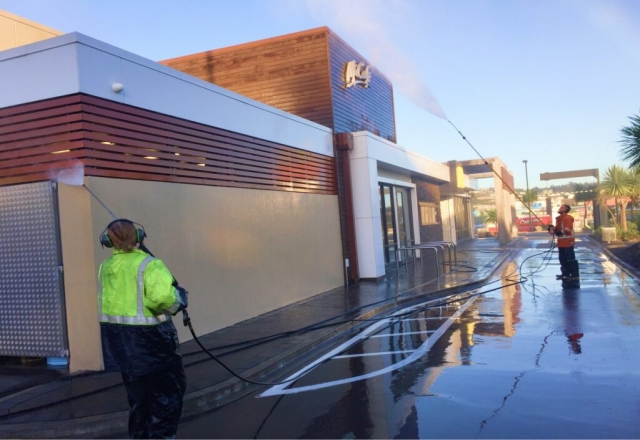 Understanding Building Washing: The Role of Pressure Washing in Commercial Building Maintenance