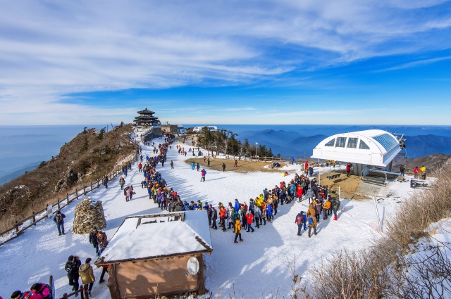 The Helicopter Booking in Advance Why the Helicopter Booking is in Advance will Feel your Char Dham Yatra with Ease.