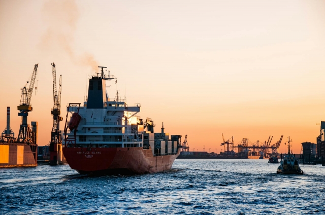 Marine Displays: Enhancing Safety and Efficiency in Ship Operations