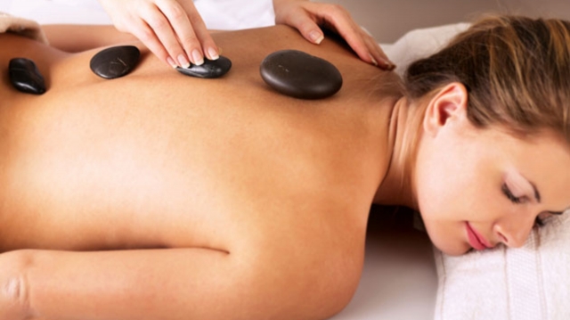 6 Reasons Why Hot Stone Back Massages Are So Popul