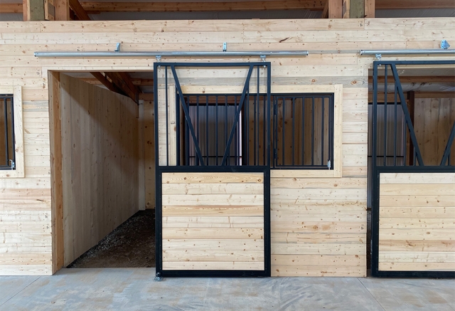 Efficient Assembly with Pole Building Kits