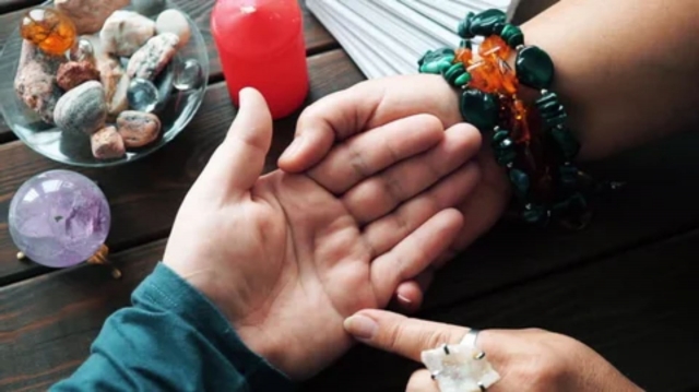 Top Reasons to Take Famous Palm Readings in Texas Sessions