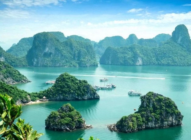 Why is Ha Long Bay a Popular Destination for Travelers in Vietnam