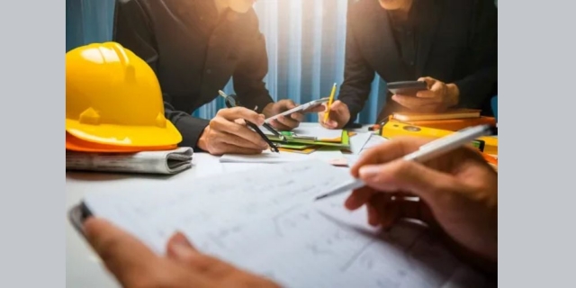 5 Reasons Why Construction Risk Management Services Are Essential 