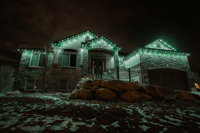 Outdoor Lights That Make Your Holidays Shine