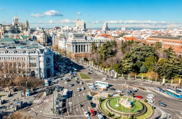Top 10 night clubs in Madrid for your business drinks 